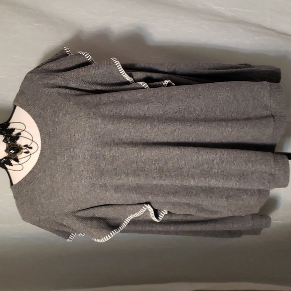 Democracy 2X sweater NWT - Picture 1 of 10